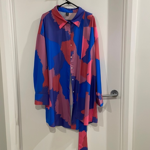Shein Curve Dresses & Skirts - Shein Curve shirt dress with tie